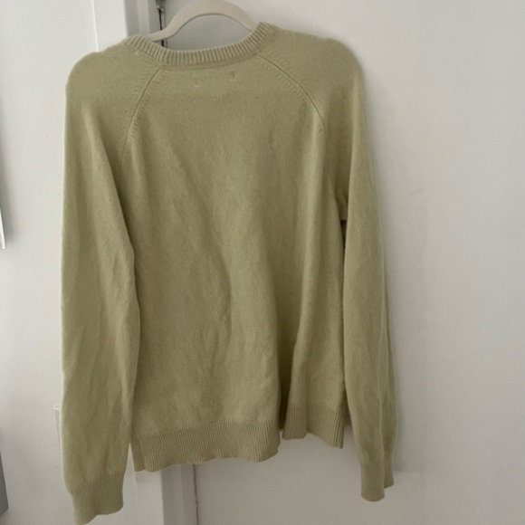 Thrifted lime wool sweater - Picture 2 of 3